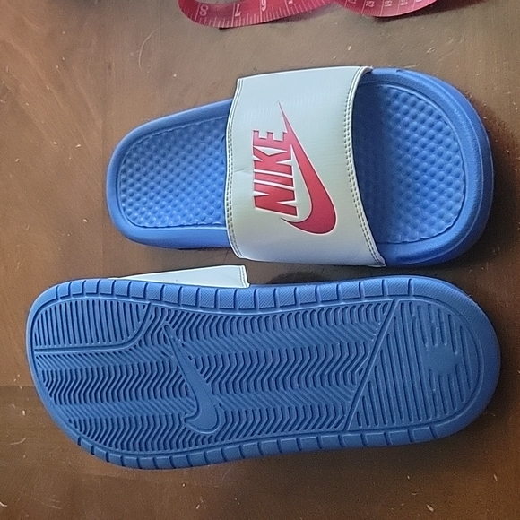 Sandals - Picture 2 of 3